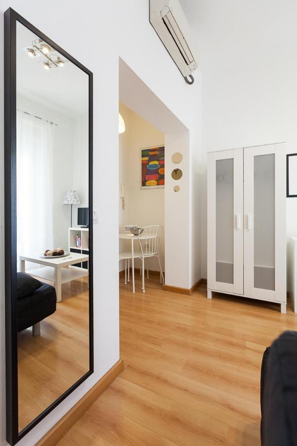 Peral Home Cozy Apartment Sevilla Bagian luar foto